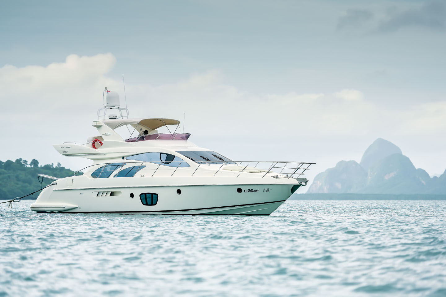 Luxury Yacht Charter - Azimut 55